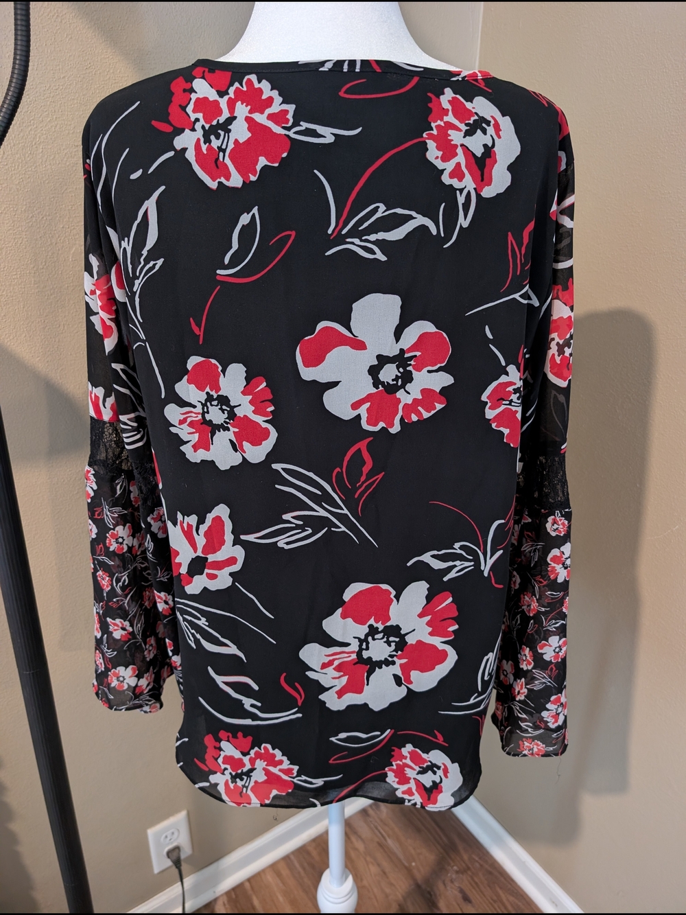 Calvin Klein PTP 23 Floral Tie-Neck Blouse in Black and Magenta - Picture 7 of 9